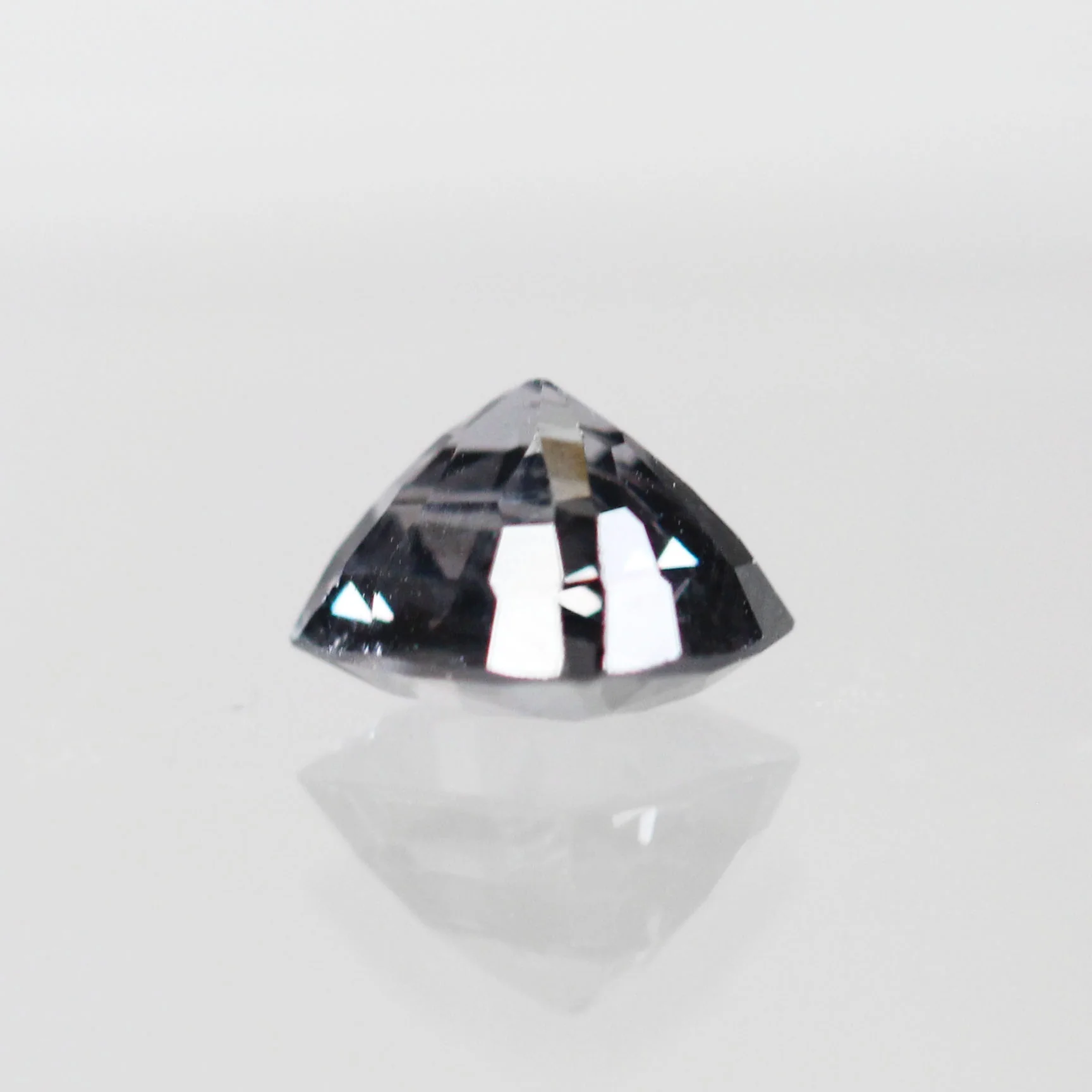 1.36 Carat Cushion Spinel for Custom Work - Inventory Code CBSP136 - Image 3
